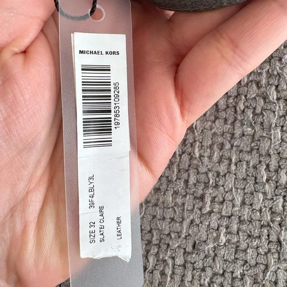 Michael Kors Pebbled Leather Belt Gray Gunmetal Buckle Size 32 - Picture 3 of 8